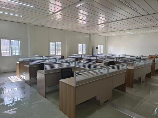 Boîte à double aile à agrandissement : configuration intérieure, personnalisation de la maison intégrée