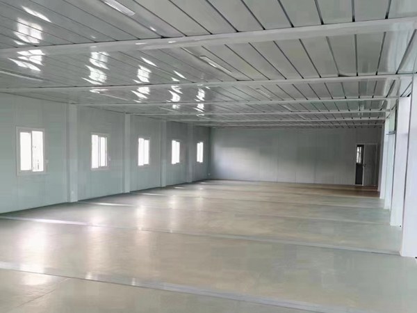 L'intera stanza è racchiusa in una stanza a scatole