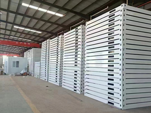 Produkteinführung von fertigen Falthäusern
